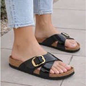 Birkenstock Black Sandals with Gold Buckle Big Buckle Patent 39 Worn Once! Birks